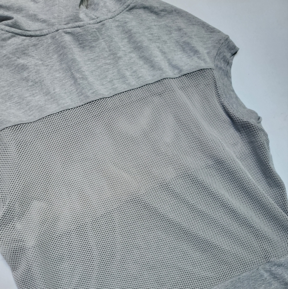 Yogalicious Gray Hooded Pullover Mesh Sleeveless Top - Picture 7 of 9